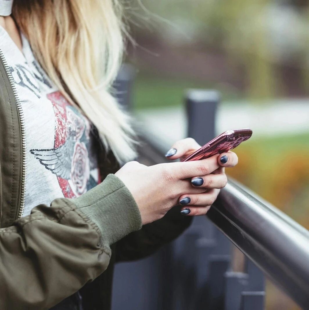 Global mental health issues among young people are increasingly severe—is technological advancement giving rise to an "anxious generation"?