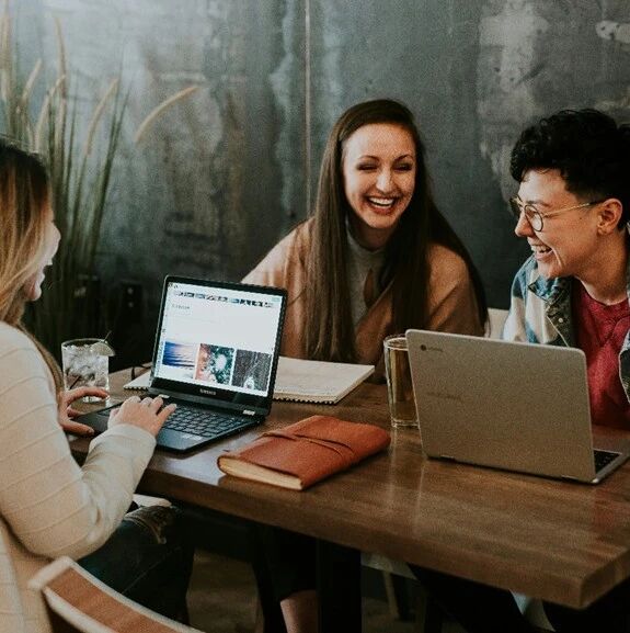 How can businesses address interpersonal relationship challenges in the age of intelligence?