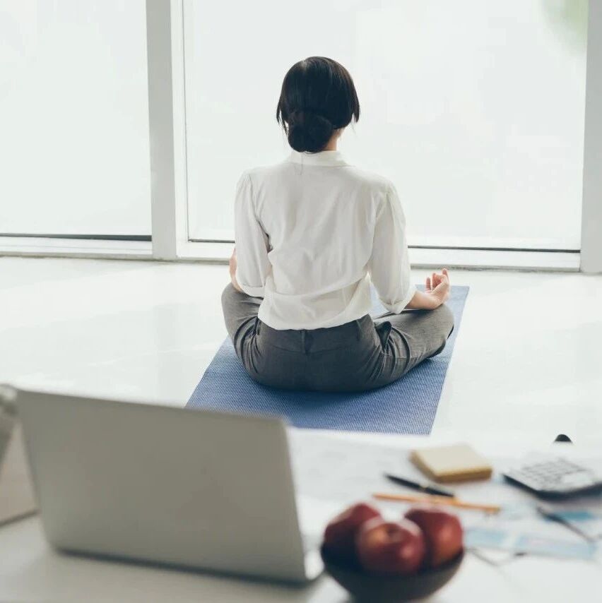 More and more people believe that balancing work and life is more important—so how should companies adjust their workplace culture?