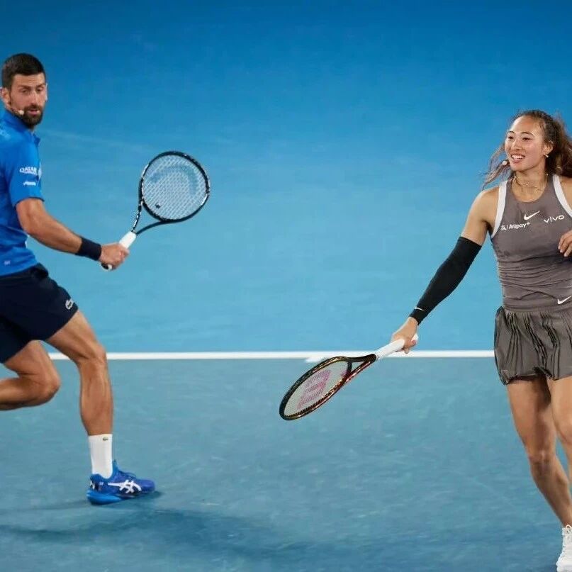 The Australian Open draw has been announced: Zheng Qinwen will once again face off against Sabalenka, while Djokovic and Alcaraz are set to meet in the semifinals.