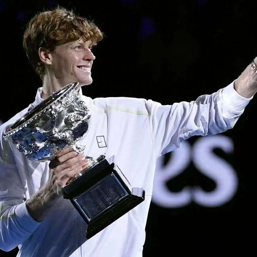 Sinner defends his Australian Open title, continuing his tennis legend.