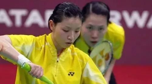 5 minutes of badminton in stunning HD slow motion, complete with technical insights.