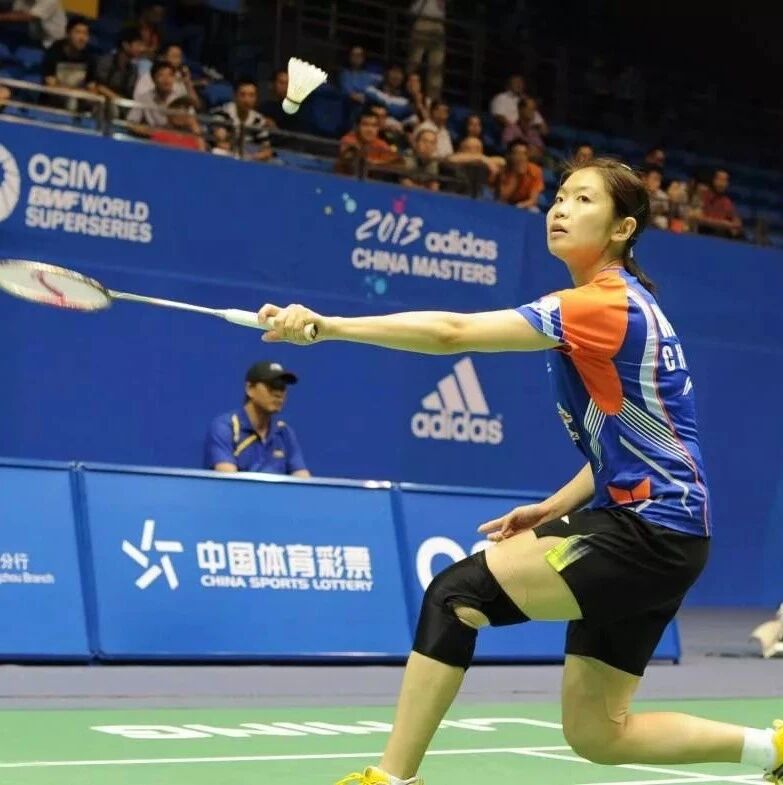 Mastering the drop shot technique may be the dream of many badminton enthusiasts!