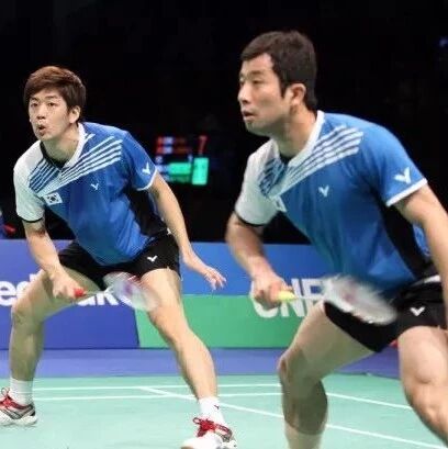 Using a backcourt drop shot during defense is a crucial technique for neutralizing smashes!