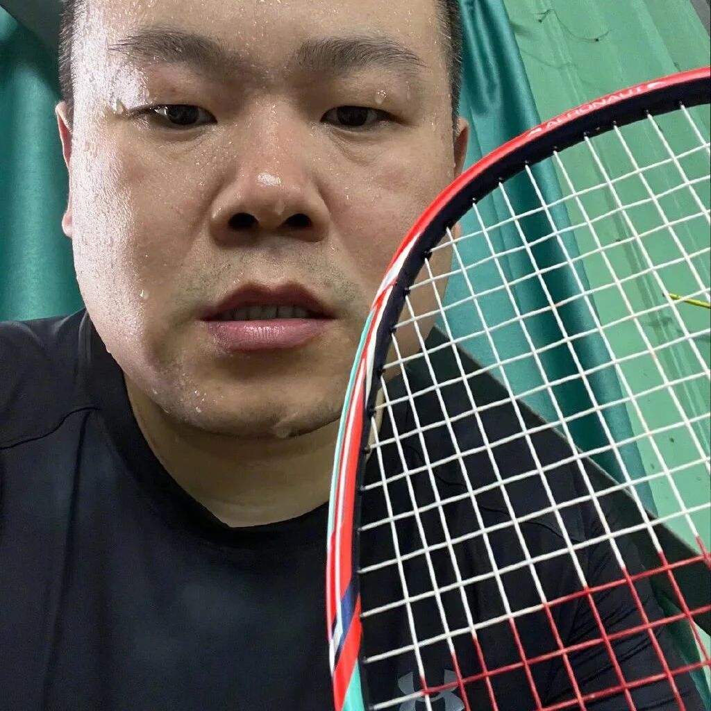 Can playing badminton help you lose weight? Deyun Society's Yue Yunpeng jokingly quipped online that it’s simply impossible!