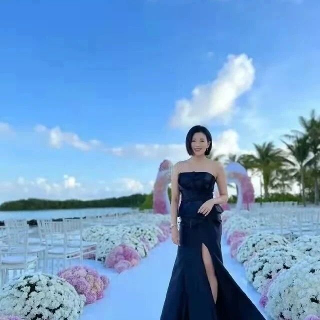 At 33, the "badminton goddess" reveals she's still single, with rumors suggesting she might marry into a Chinese family in the future—earning high praise for her "alluring and captivating charm."