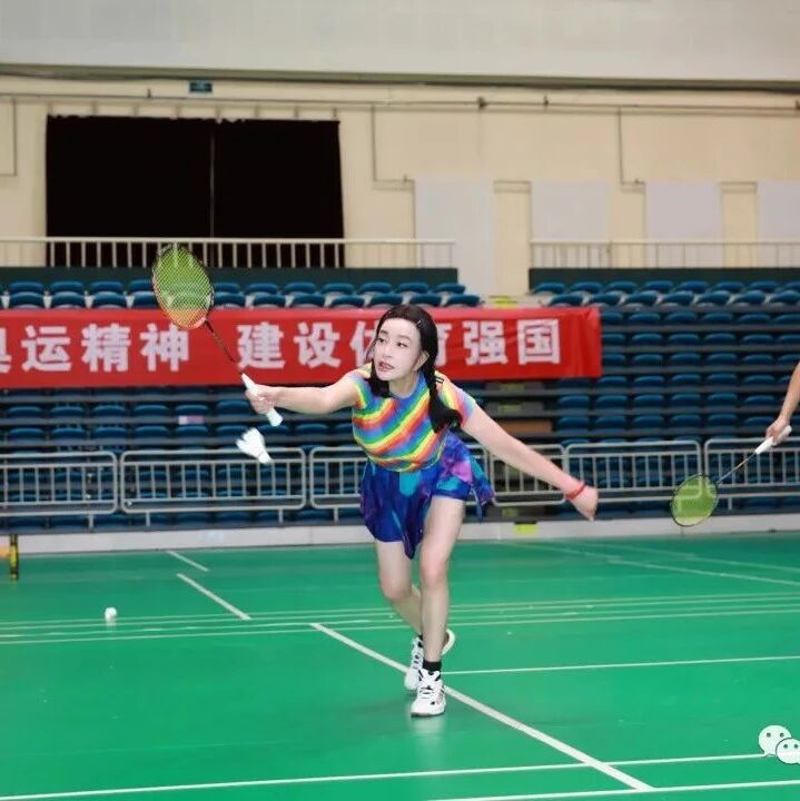 Radiating youthful charm, the 70-year-old shines in a photo playing badminton—flawless skin and stunning beauty defy the passage of time! | The real surprise in today's badminton world? She delivered it!