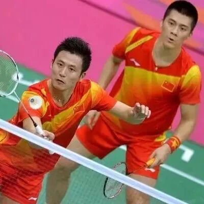 The soul of amateur men's doubles badminton isn't the smash—it's this!
