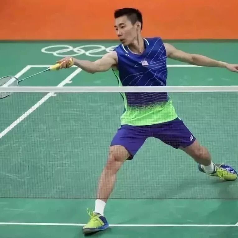Five badminton footwork techniques to get you online fast!