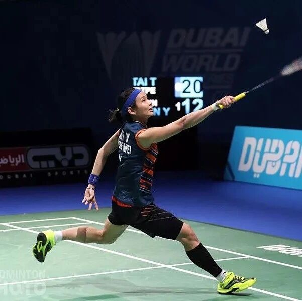 Master these techniques in badminton, and you'll easily be able to play a powerful backhand shot from the backcourt!