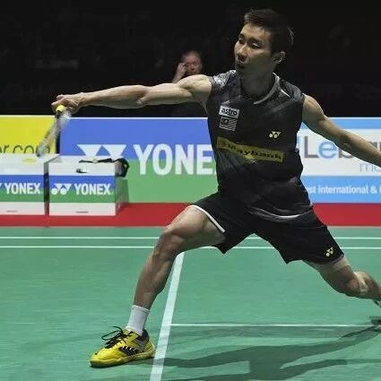 What should you do if your backward speed is too slow? Learn the backstep technique from Lee Chong Wei!