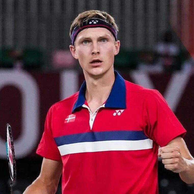 The ultimate weapon for badminton offense! Have you mastered the forehand smash and drop shot?