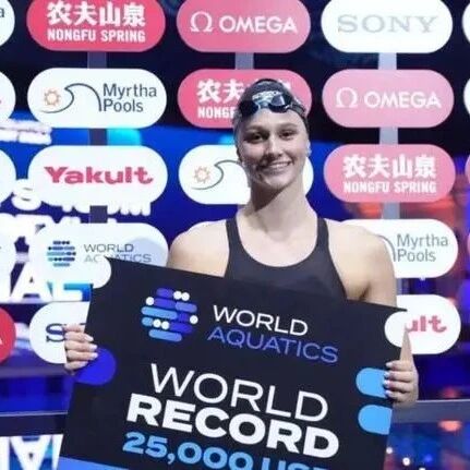 What a magical night! Six world records were set on the first day of the Short Course Swimming World Championships!