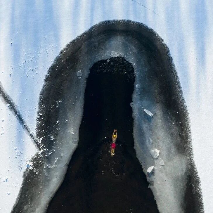 Swimming in winter for 18 years—feeling as joyful as a celestial being!