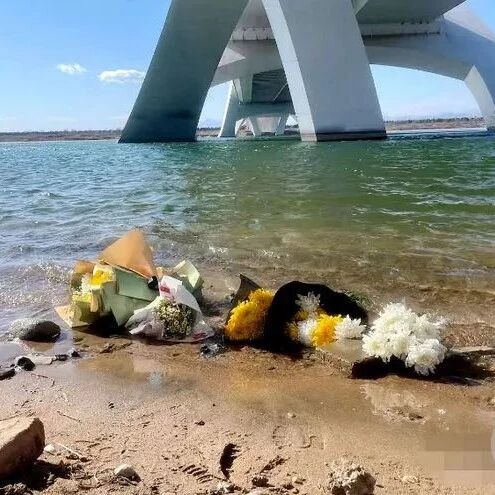 Two failed attempts to save himself after stepping on ice and falling into the water—sports blogger drowns in the Yongding River!