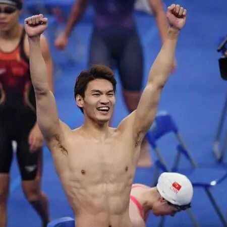 Xu JiaYu on the Los Angeles Olympics: My goal is 3 gold medals—defending my titles in the men's 50m backstroke, 100m backstroke, and the men's 4x100m medley relay.