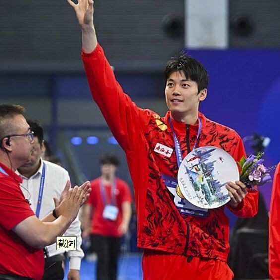 Day 5 of the 2025 National Swimming Championships: 12-year-old Yu Zidi wins the 200m butterfly, capturing global attention in the swimming world; meanwhile, 31-year-old Wang Shun claims the 200m individual medley title, clocking the fifth-fastest time ever recorded.