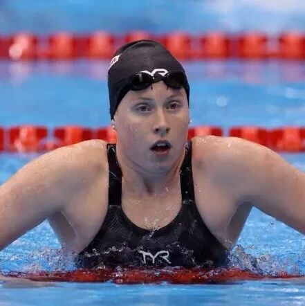 28-year-old Lilly King wins the U.S. National Championships in the 50m breaststroke with a time of 29.88 seconds.