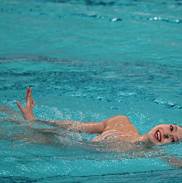 The FINA World Cup Final kicked off in Xi'an, with the Chinese team claiming consecutive gold medals.