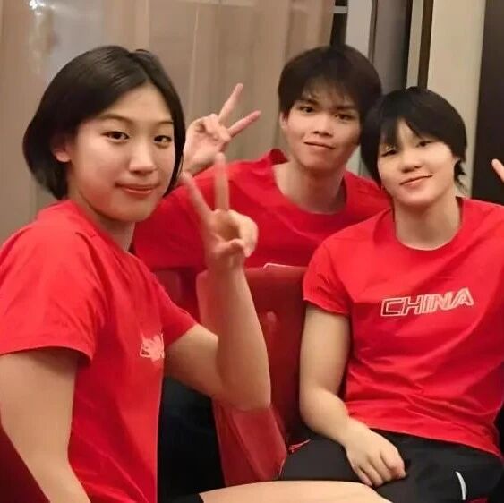 Swimming World Junior Championships Recap: China's "Star Power" Shines in Otopeni