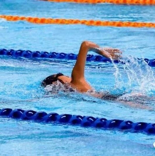 With persistence, even short-term swimming can bring noticeable benefits.