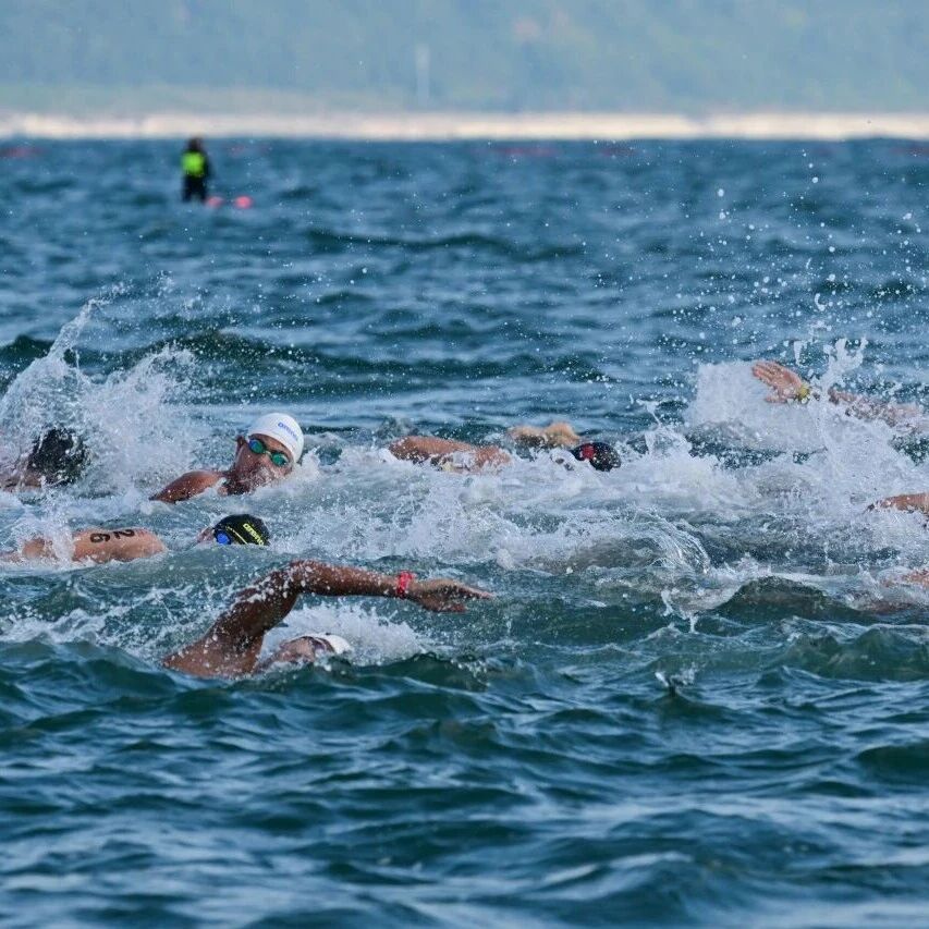 Not running on streets—instead, racing in rivers and seas? Unveiling the most “wild” event of the 15th National Games: How hardcore is marathon swimming?