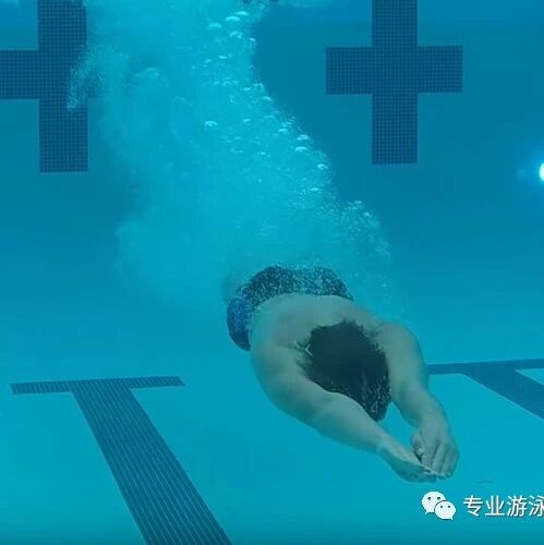 Small tips to speed up your breaststroke—body movement details always make all the difference.