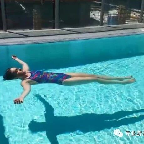 You can’t treat the symptom without addressing the root cause. When it comes to fixing the problem of your freestyle legs sinking, the biggest mistake is using your legs to splash the water—this only makes matters worse.