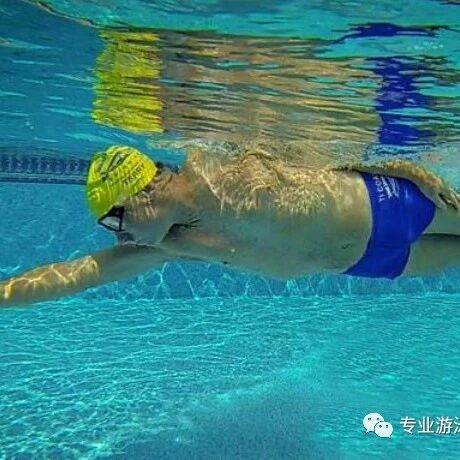 Detailed analysis of the full-immersion swimming concept, helping you truly master the techniques and principles of this unique swimming style.
