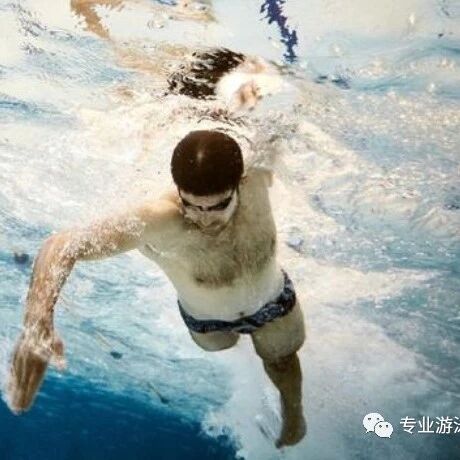 Keep your elbows high, but release the pressure as needed—don’t let high elbows turn into dragging ones, and avoid letting them become mere empty gestures.