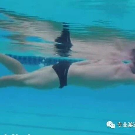 Don't get too fixated on the number of strokes—focus instead on improving your swimming skills with your own height as the target.