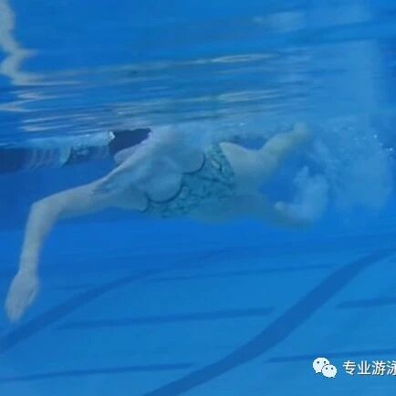 Swimming effortlessly, efficiently, and still want to swim faster? Smooth and stable swimming power is the key.