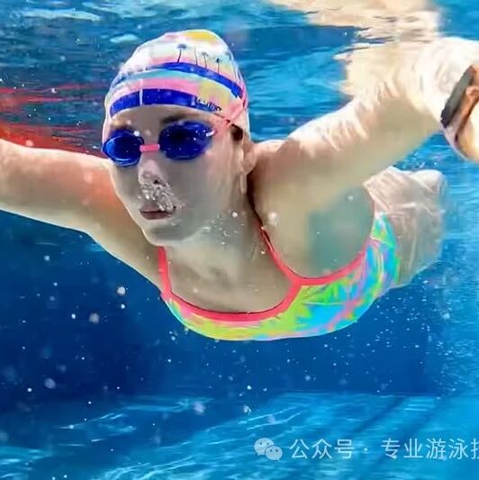 The three stages of mastering breathing technique in swimming: comfortable lungs, comfortable core, and comfortable movement.