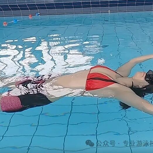 Three-step guide to learning swimming: Master the basics in one week, achieve buoyancy in two weeks, and perfect the breaststroke in three weeks.