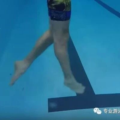 To further improve your freestyle swimming skills, let’s take a closer look at the arm stroke and leg kick techniques.