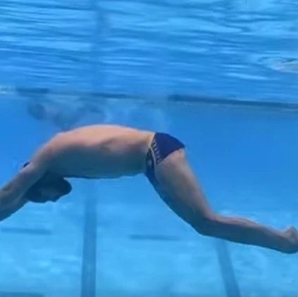 You don’t need to struggle with chest presses or leg kicks—everyone can learn butterfly!