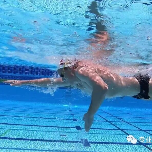 Find these two sensations to improve your freestyle swimming skills.